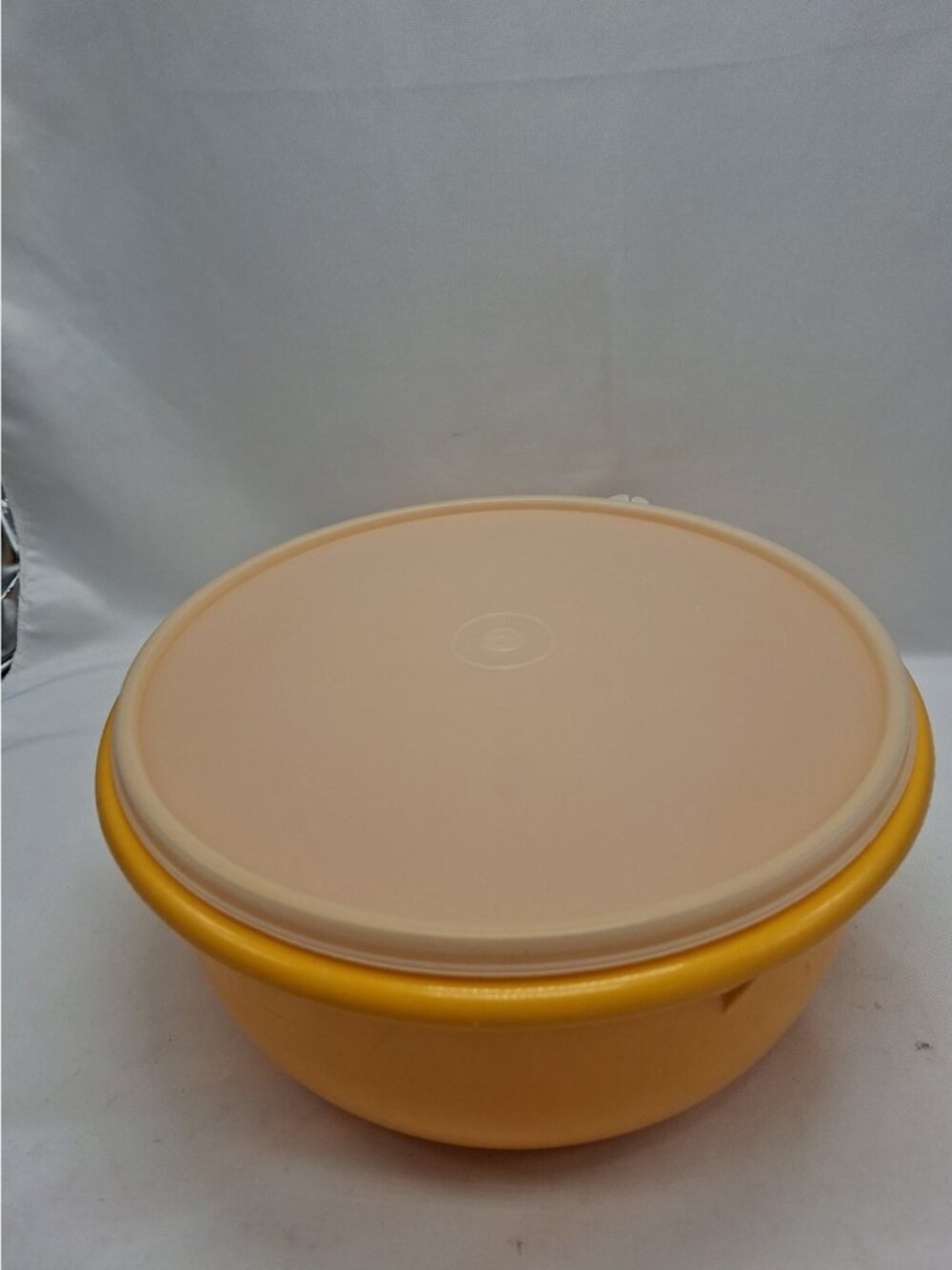 Tupperware #272 Mustard Yellow Round Bowl + Lid #230 Vintage USA